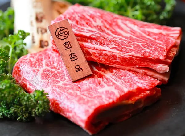 청담동화천청담점에서 정통 한우갈비를 맛보세요 - Thumbnail