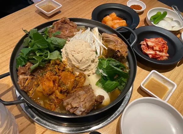 콩벼숲감자탕 | 명동의 한식 - Thumbnail