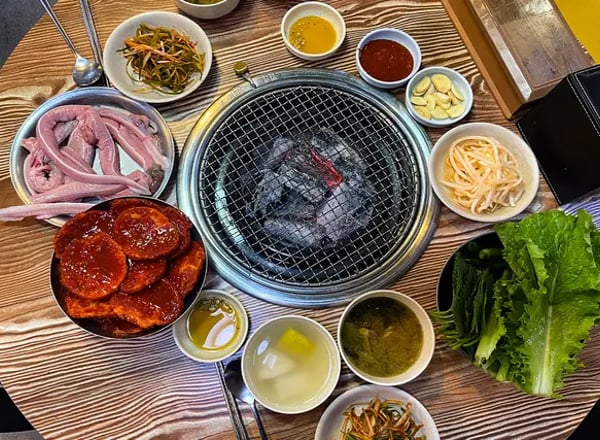오라이 | 광장시장 돼지고기구이 전문점
