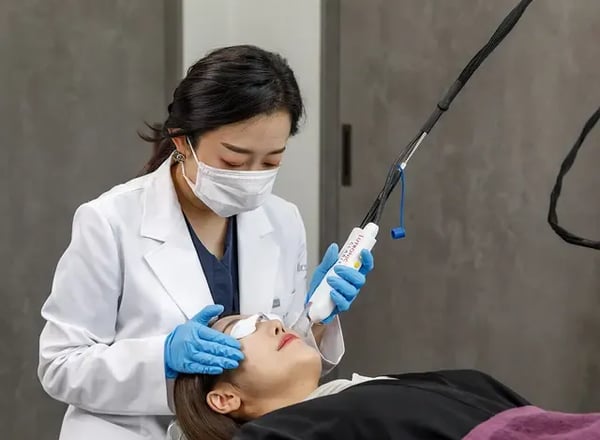 청담 에끌라 드 | 청담피부과의 피부치료