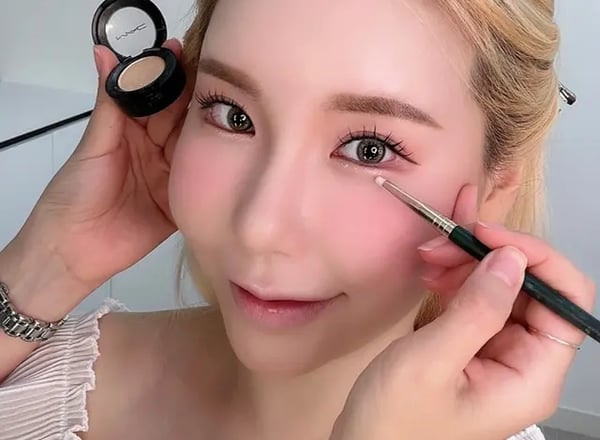 첫 번째 빛 | 부산메이크업앤테라피