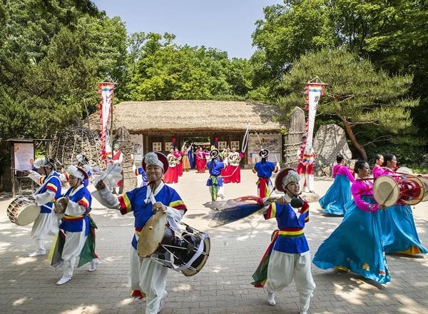 외국인 전용 경기도 일일 투어 - 수원화성 + 한국민속촌 투어