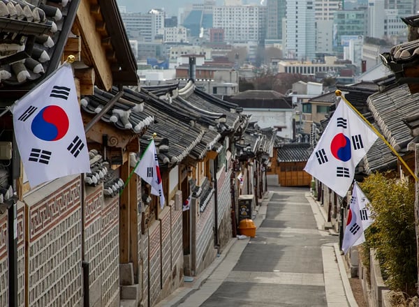외국인 전용 서울 일일 투어 (전통 매듭 체험 + 인사동 & 북촌 + 럭셔리 스파)